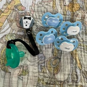 ‘Noah’ pacifiers